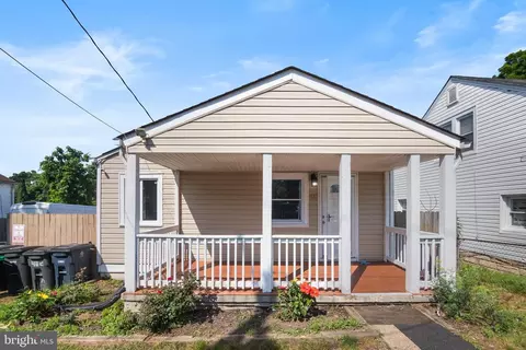 402 Dateleaf Ave, Capitol Heights, MD 20743