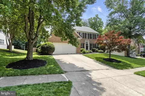 6107 Wood Pointe Dr, Glenn Dale, MD 20769