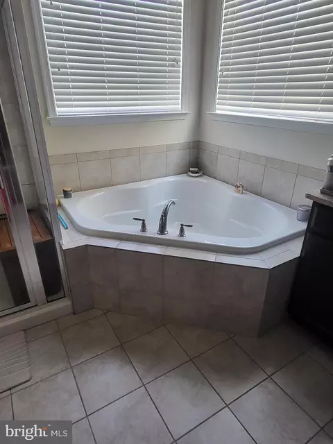 2511 Sir Michael Pl, Lanham, MD 20706 photo 14