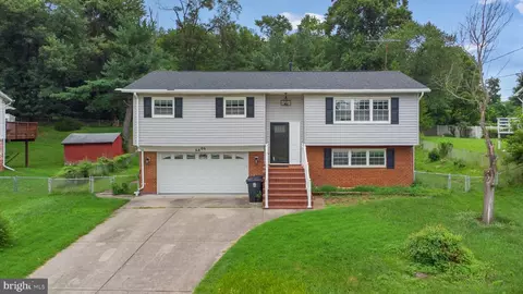 6806 Trowbridge Pl, Fort Washington, MD 20744