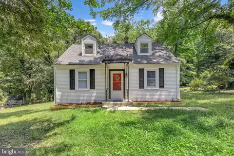 5504 Edgewood Dr, Temple Hills, MD 20748