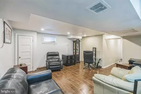 8305 Navahoe Dr, Silver Spring, MD 20903 photo 23