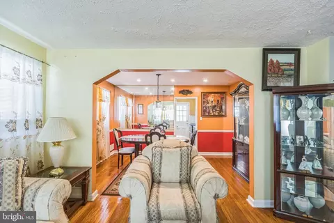 8305 Navahoe Dr, Silver Spring, MD 20903 photo 7