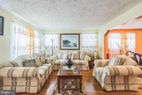 8305 Navahoe Dr, Silver Spring, MD 20903 photo 6