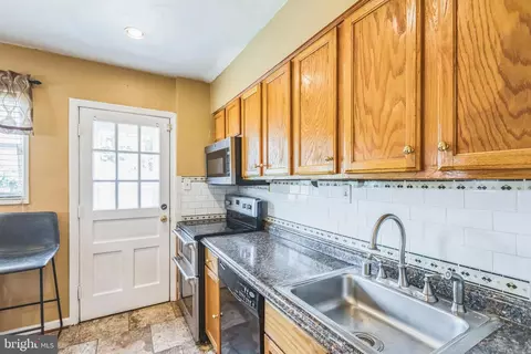 8305 Navahoe Dr, Silver Spring, MD 20903 photo 11