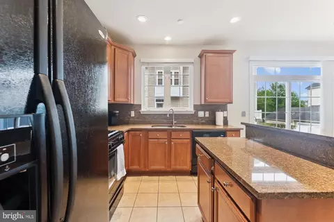 511 Tailgate Ter, Landover, MD 20785 photo 12