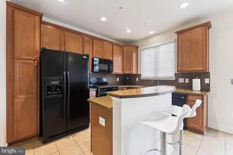 511 Tailgate Ter, Landover, MD 20785 photo 11