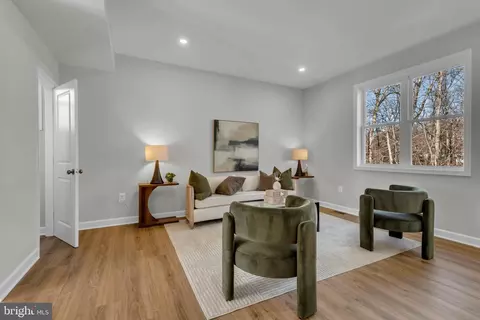 9912 Ridge St, Lanham, MD 20706 photo 2