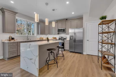 9912 Ridge St, Lanham, MD 20706 photo 4