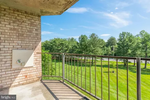 6930 Hanover Pkwy #302, Greenbelt, MD 20770