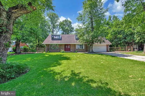 8825 Briarcroft Ln, Laurel, MD 20708