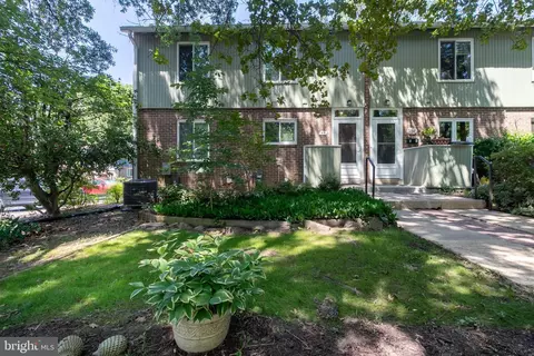 5 J Laurel Hill Rd, Greenbelt, MD 20770