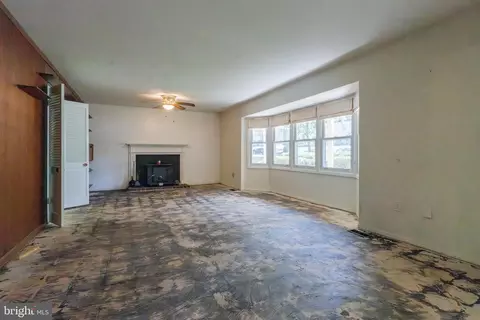 Living - 8717 Oxwell Ln, Laurel, MD 20708 photo 1 of 3