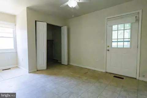 Entry Way - 8717 Oxwell Ln, Laurel, MD 20708 photo 3 of 4