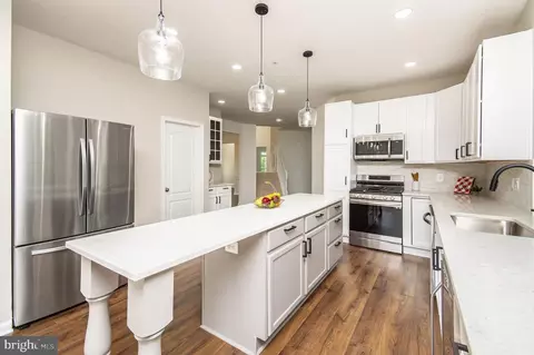 Kitchen - 13006 Arya Dr, Brandywine, MD 20613 photo 2 of 3