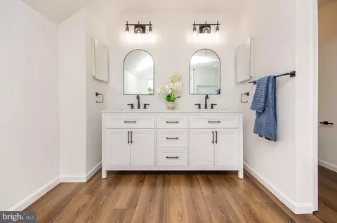Bath - 13006 Arya Dr, Brandywine, MD 20613 photo 1 of 3