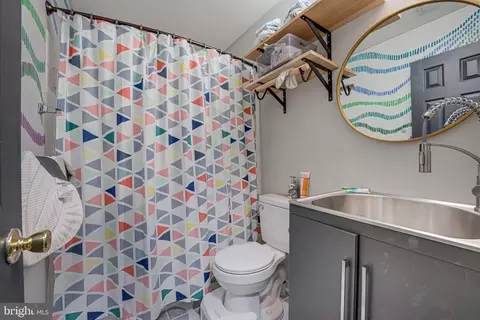 Bath - 7500 Crestwood Ct, Brandywine, MD 20613 photo 4 of 5