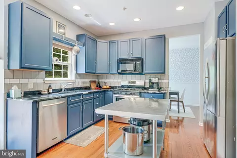 Kitchen - 7500 Crestwood Ct, Brandywine, MD 20613 photo 2 of 4