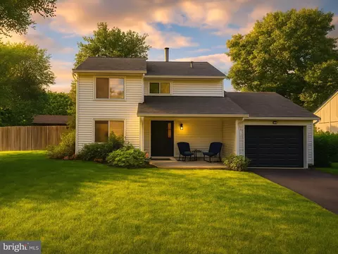 15511 Peach Walker Dr, Bowie, MD 20716