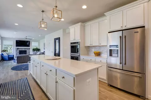 818 Quatar St, Fort Washington, MD 20744