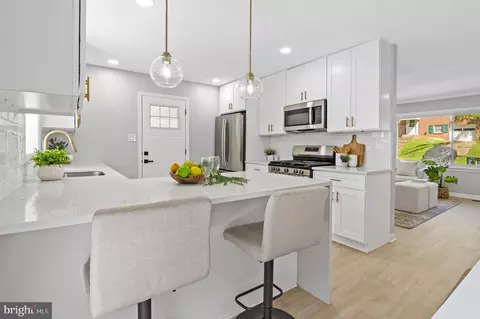 8203 Fernham Ln, District Heights, MD 20747