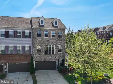 2805 Medstead Ln, Marlboro, MD 20774