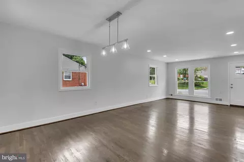 Living - 6407 96th Ave, Lanham, MD 20706 photo 4 of 4