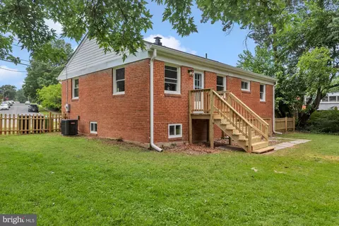 Exterior - 6407 96th Ave, Lanham, MD 20706 photo 5 of 8