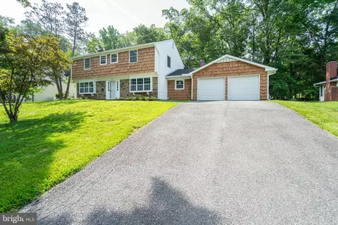 Exterior - 9003 Eastbourne Ln, Laurel, MD 20708 photo 2 of 4