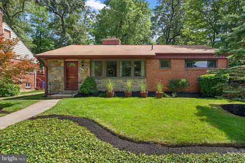 6903 40th Ave, University Park, MD 20782