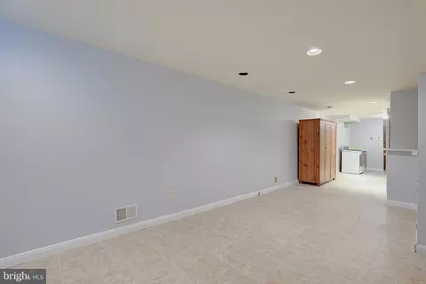 Living - 11718 Backus Dr, Bowie, MD 20720 photo 8 of 9