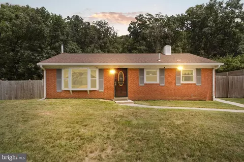 8102 Holiday Ave, Fort Washington, MD 20744