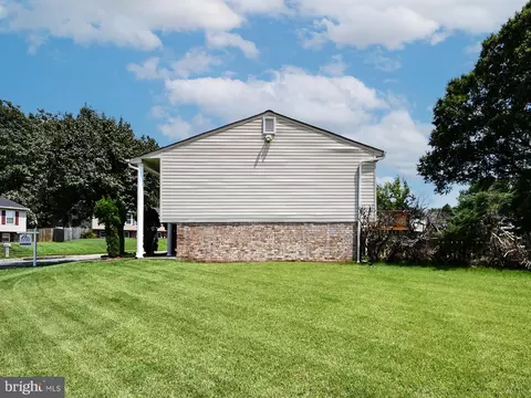 8600 Sumter Ln, Clinton, MD 20735 photo 4
