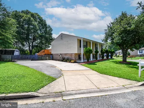 8600 Sumter Ln, Clinton, MD 20735 photo 2