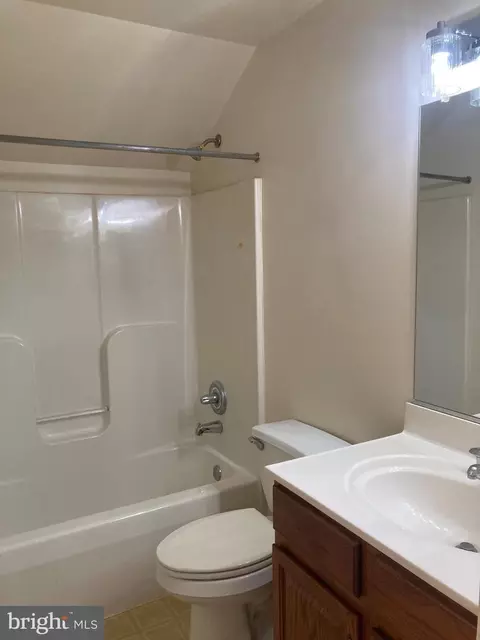 Bath - 7404 Berryleaf Dr, Laurel, MD 20707 photo 3 of 3