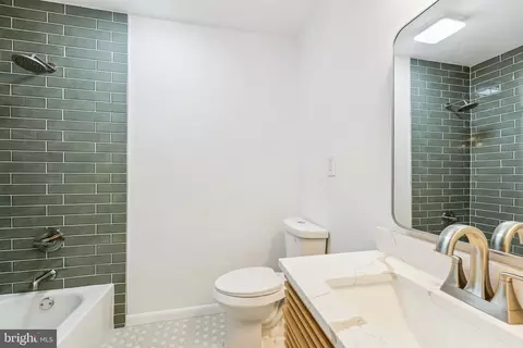 8200 Bernard Dr, Fort Washington, MD 20744