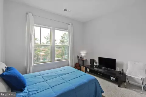Bedroom - 10022 Aerospace Rd, Lanham, MD 20706 photo 4 of 5