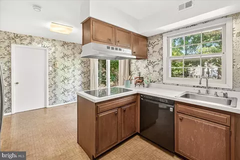 12202 Brittany Pl, Laurel, MD 20708 photo 18