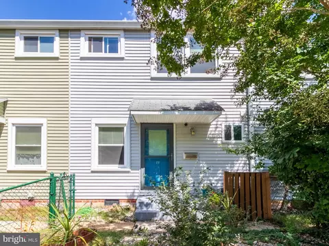 2 T Laurel Hill Rd, Greenbelt, MD 20770