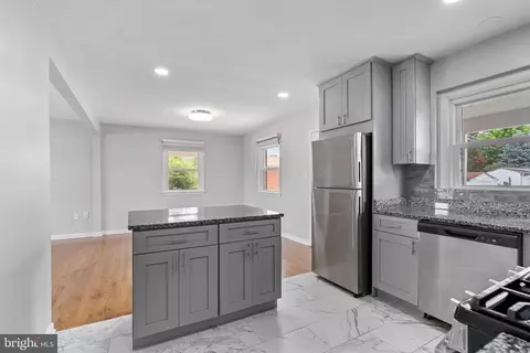 Kitchen - 5912 Alan Dr, Clinton, MD 20735 photo 3 of 4
