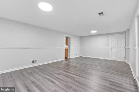 Living - 5912 Alan Dr, Clinton, MD 20735 photo 8 of 8