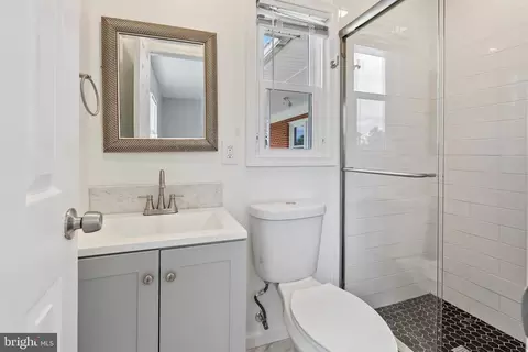 Bath - 5912 Alan Dr, Clinton, MD 20735 photo 3 of 5