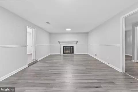 Living - 5912 Alan Dr, Clinton, MD 20735 photo 7 of 8