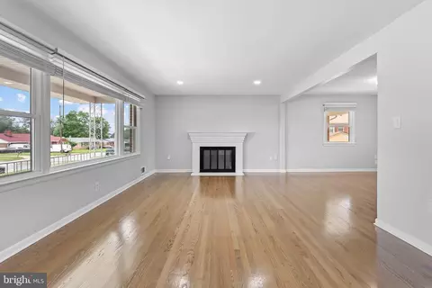 Living - 5912 Alan Dr, Clinton, MD 20735 photo 1 of 8