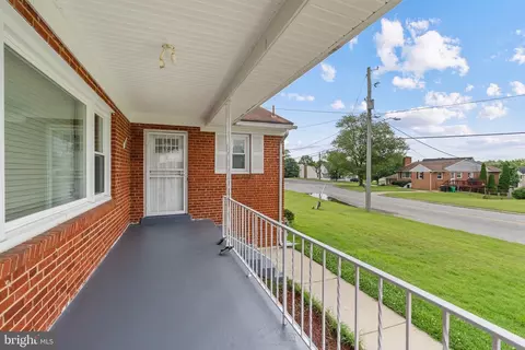 Exterior - 5912 Alan Dr, Clinton, MD 20735 photo 2 of 9