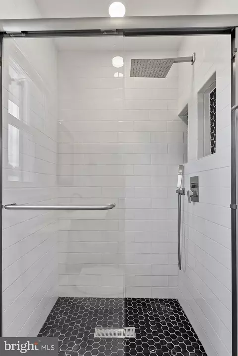 Bath - 5912 Alan Dr, Clinton, MD 20735 photo 4 of 5