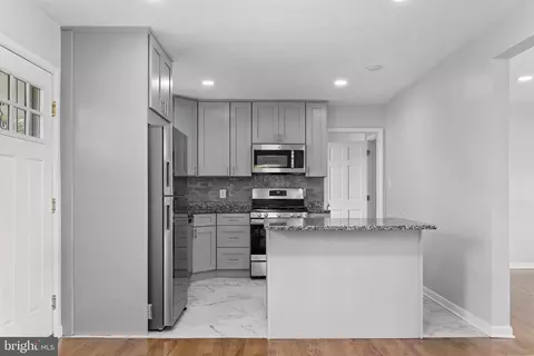 Entry Way - 5912 Alan Dr, Clinton, MD 20735 photo 1 of 4