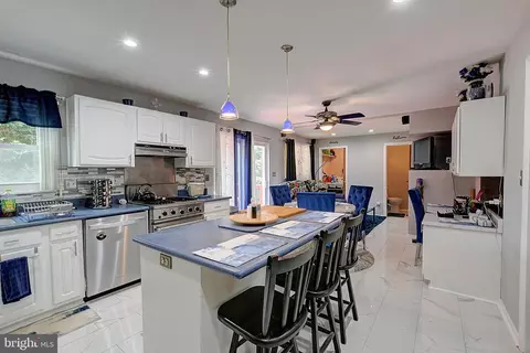 Kitchen - 8610 Briarcroft Ln, Laurel, MD 20708 photo 1 of 4