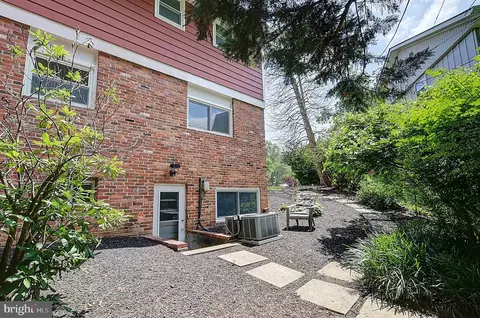 Exterior - 8610 Briarcroft Ln, Laurel, MD 20708 photo 4 of 7