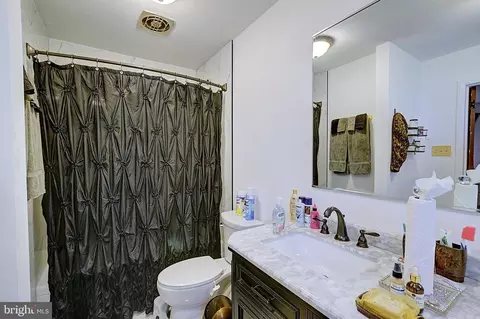 Bath - 8610 Briarcroft Ln, Laurel, MD 20708 photo 1 of 2
